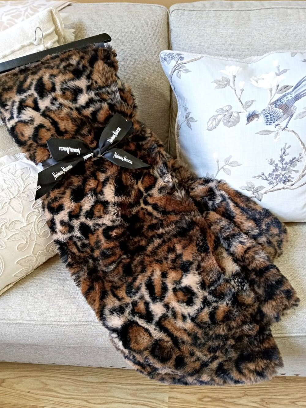 NEW! LUXURY NEIMAN MARCUS ANIMAL LEOPARD PLUSH BLANKET
